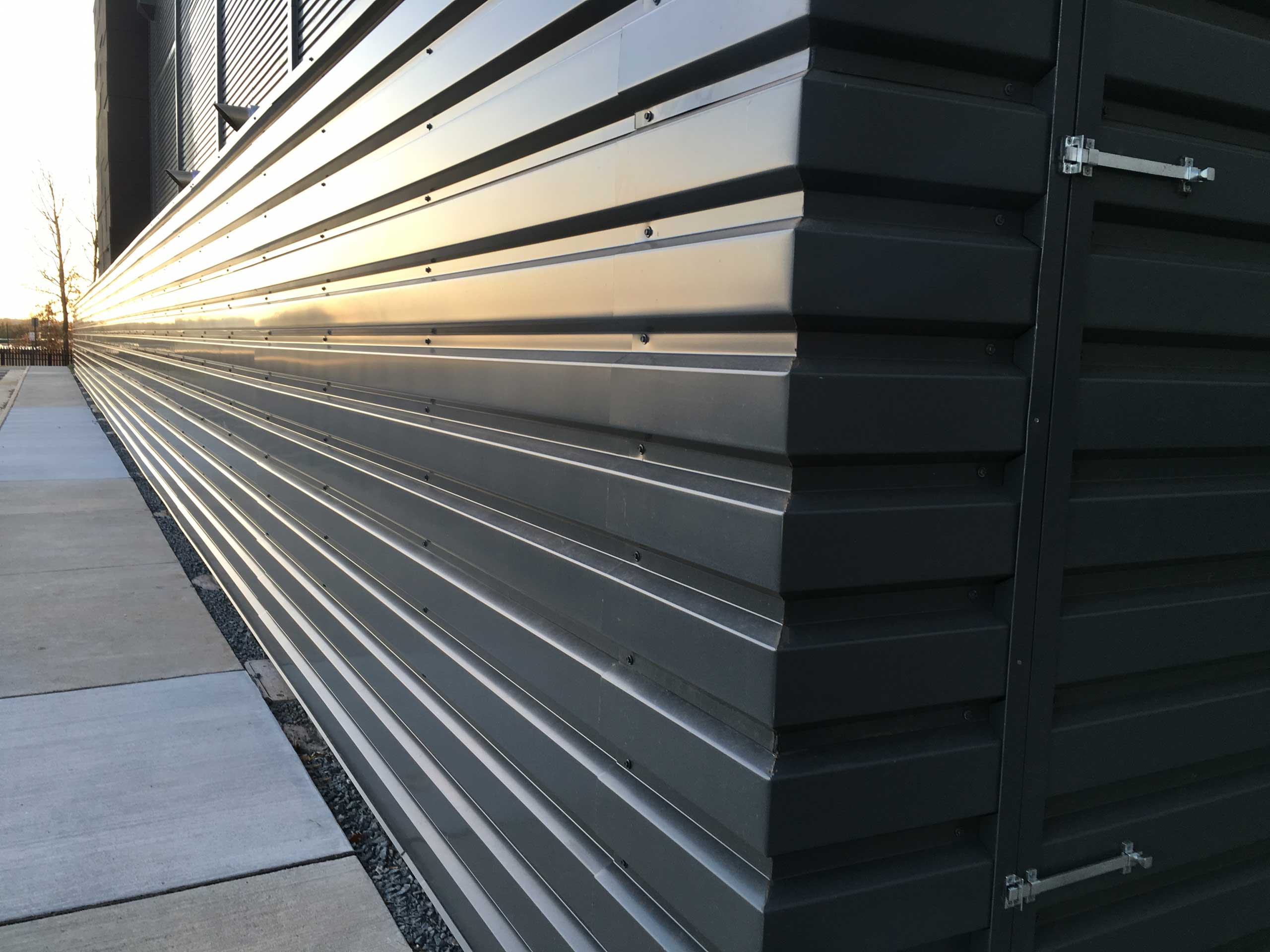 Equinix-Image-3-2560 Generator Exhaust Deflection Wall