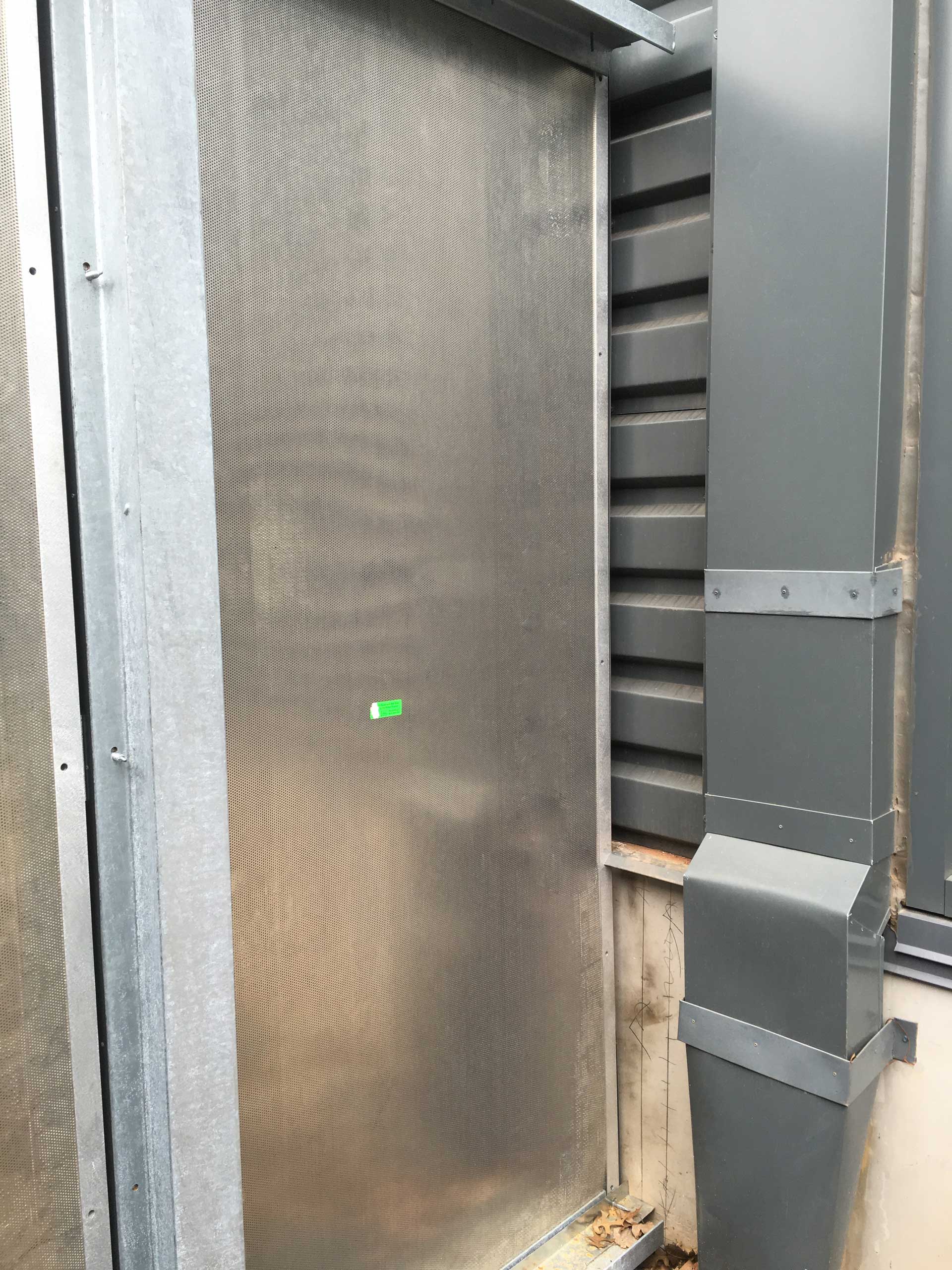 Equinix-Image-9-1920 Generator Exhaust Deflection Wall